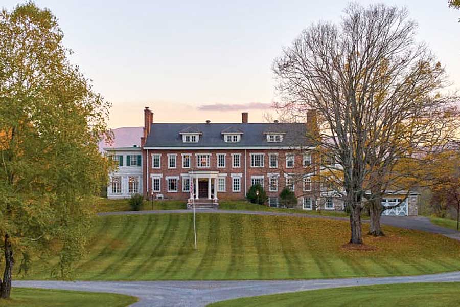 the inn at forest oaks front lawns natural springs virginia